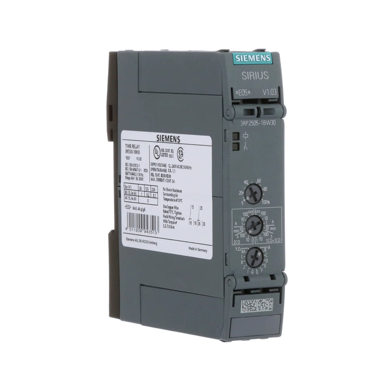 Siemens 3RP2505-1BW30 time relay, 1 changeover contact, multi-function, 24–240V AC/DC, 0.05s–100h, 22.5mm housing, screw terminal, DIN rail mount.