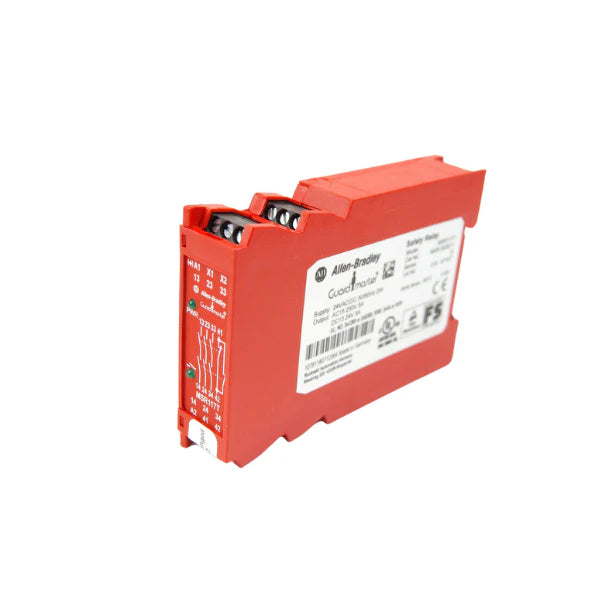 Guardmaster MSR117T safety relay, 24V AC/DC, 3 N.O. safety outputs, 1 N.C. auxiliary output, Category 4 PLe, SIL 3 compliant.