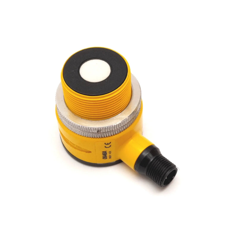 Ultrasonic sensor T30UXUAQ8 with PNP output and IP67 protection for industrial detection.