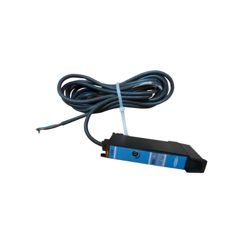 Banner D11SN6FP photoelectric sensor providing short-range detection with PNP output for industrial environments.